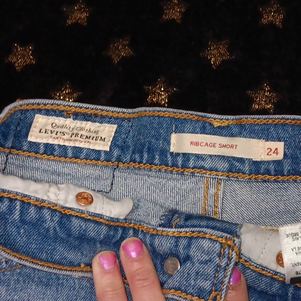 Women's Levi Jean shorts size 24 - Picture 3 of 3